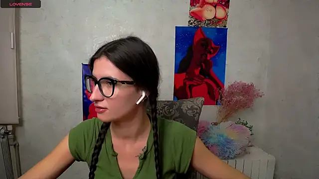 Snapshot of MaryEm976 chatting on October 22, 2025, 7:52 am MaryEm976 online show from October 22, 2025, 7:52 am