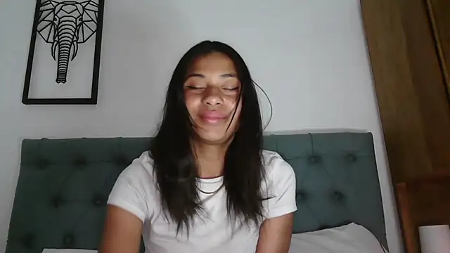 dark enchantress  online show from October 16, 2025, 5:16 am