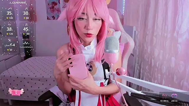 mia kawaii05 online show from May 26, 2026, 8:51 pm