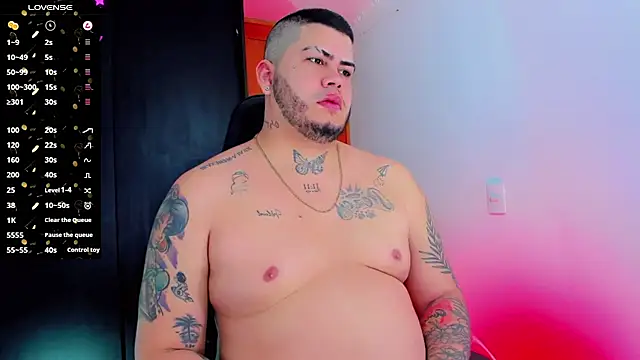 Snapshot of Thomas_chubbyxhot chatting on October 26, 2025, 6:14 am Thomas chubbyxhot online show from October 26, 2025, 6:14 am