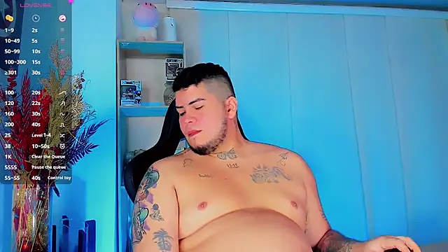 Snapshot of Thomas_chubbyxhot chatting on February 13, 2025, 8:48 am Thomas chubbyxhot online show from February 13, 2025, 8:48 am