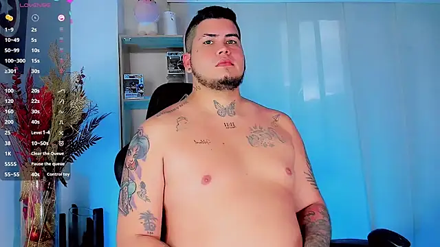 Snapshot of Thomas_chubbyxhot chatting on February 13, 2025, 10:33 pm Thomas chubbyxhot online show from February 13, 2025, 10:33 pm