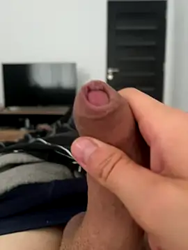 LoudPony online show from October 16, 2025, 6:10 am