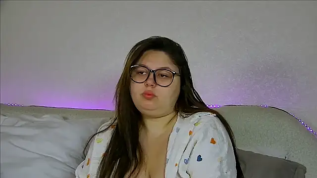 Snapshot of LillianKim chatting on September 25, 2025, 6:36 pm LillianKim online show from September 25, 2025, 6:36 pm