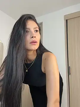Lauraxx69 online show from July 16, 2026, 4:20 am