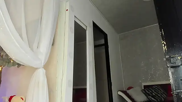 Snapshot of DannaFalco25 chatting on February 20, 2025, 10:59 pm DannaFalco25 online show from February 20, 2025, 10:59 pm