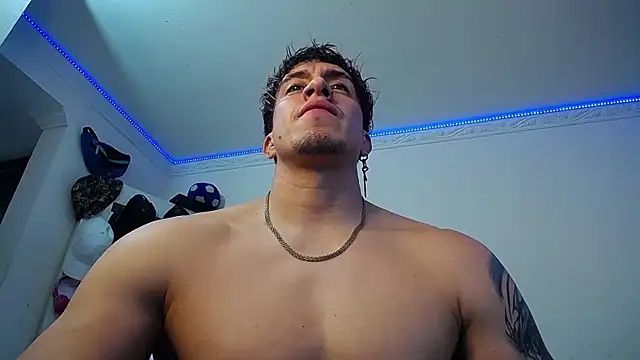 Snapshot of strongboy_ chatting on October 6, 2025, 7:03 pm strongboy online show from October 6, 2025, 7:03 pm