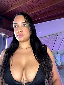 LEAH DOUUGLASS online show from September 15, 2025, 6:30 pm