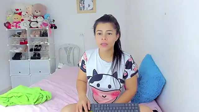 sweetnia online show from December 2, 2025, 1:24 pm