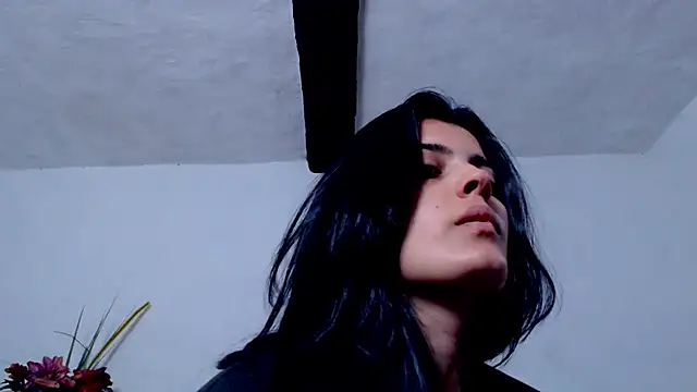 AikoTailor online show from October 7, 2025, 5:03 pm