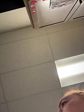 cinnatitties online show from October 2, 2025, 5:16 pm