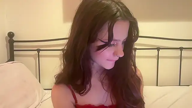 crystalsbaby online show from March 3, 2025, 7:24 am