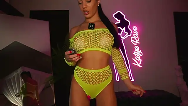 Snapshot of Katyerave chatting on October 7, 2025, 8:10 pm Katyerave online show from October 7, 2025, 8:10 pm