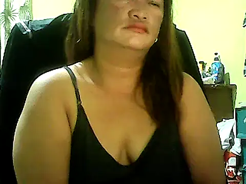 Snapshot of hott_scarlett chatting on March 9, 2025, 7:48 pm hott scarlett online show from March 9, 2025, 7:48 pm