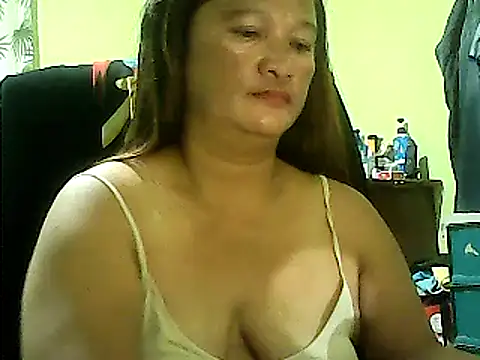 Snapshot of hott_scarlett chatting on February 9, 2025, 8:54 am hott scarlett online show from February 9, 2025, 8:54 am
