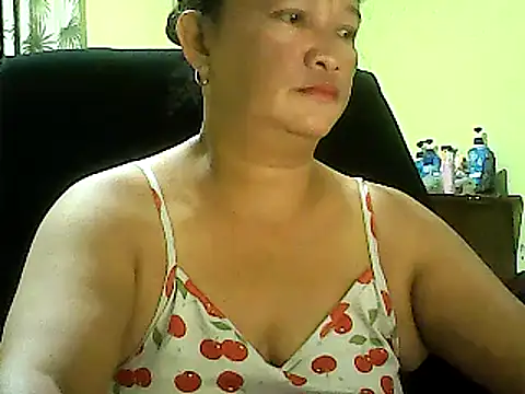 Snapshot of hott_scarlett chatting on March 11, 2025, 12:39 pm hott scarlett online show from March 11, 2025, 12:39 pm