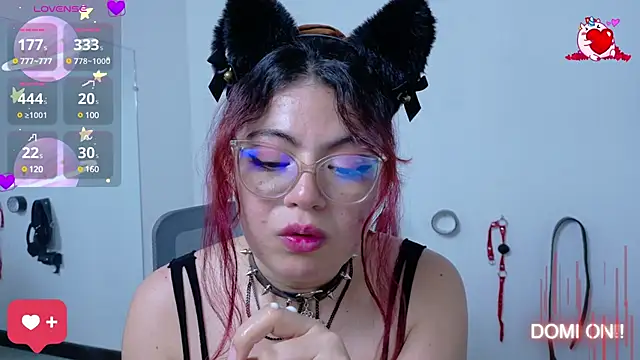 Catwhite  online show from March 3, 2025, 6:46 pm