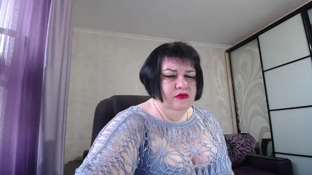 JuicyLady Di online show from March 19, 2026, 6:13 am