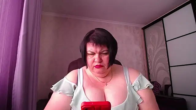 JuicyLady Di online show from September 17, 2025, 5:09 am