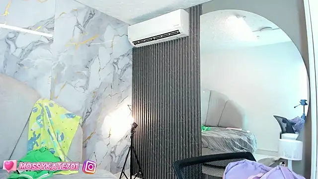 Snapshot of Katemoss70 chatting on February 23, 2025, 5:50 pm Katemoss70 online show from February 23, 2025, 5:50 pm