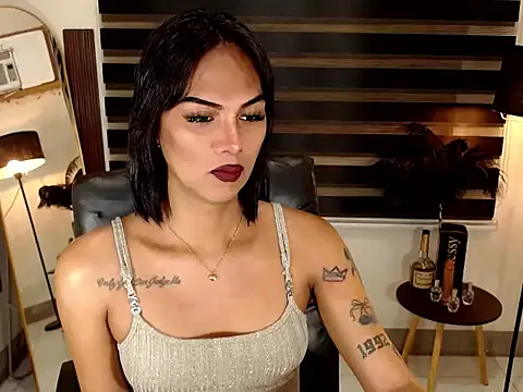 Snapshot of SarahAmber chatting on October 14, 2025, 6:03 am SarahAmber online show from October 14, 2025, 6:03 am