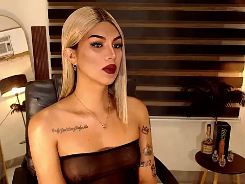 Snapshot of SarahAmber chatting on October 10, 2025, 4:02 am SarahAmber online show from October 10, 2025, 4:02 am