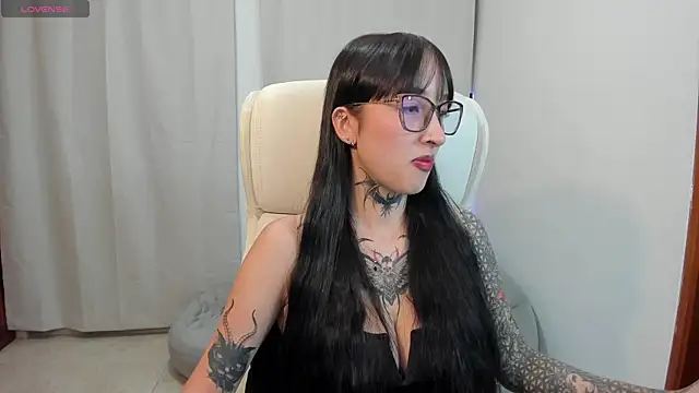 Snapshot of xisisxx chatting on January 18, 2025, 11:44 pm xisisxx online show from January 18, 2025, 11:44 pm