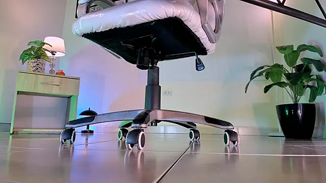 Snapshot of ArchieCollins chatting on October 15, 2025, 9:01 pm ArchieCollins online show from October 15, 2025, 9:01 pm