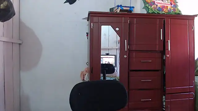 Snapshot of DeepAnal07 chatting on October 4, 2025, 8:10 pm DeepAnal07 online show from October 4, 2025, 8:10 pm