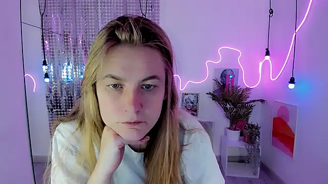 JadeSoft online show from October 3, 2025, 8:32 pm