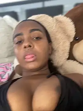 Snapshot of nisaa_ chatting on March 9, 2025, 4:44 pm nisaa online show from March 9, 2025, 4:44 pm