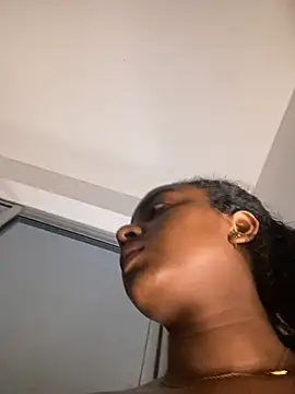 Snapshot of nisaa_ chatting on January 1, 2025, 7:41 am nisaa online show from January 1, 2025, 7:41 am