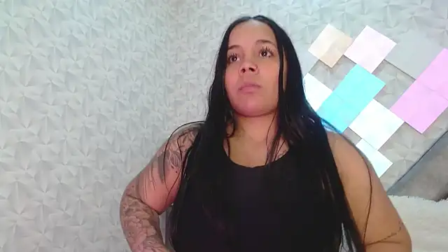 Snapshot of EmilyQueen3x chatting on September 23, 2025, 2:13 pm EmilyQueen3x online show from September 23, 2025, 2:13 pm