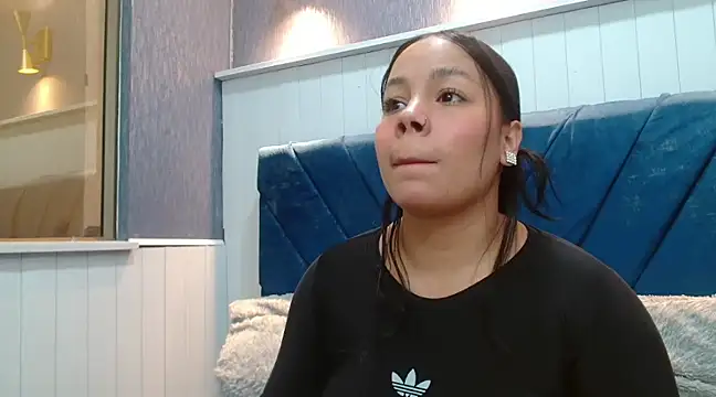 EmilyQueen3x online show from March 2, 2025, 2:04 pm