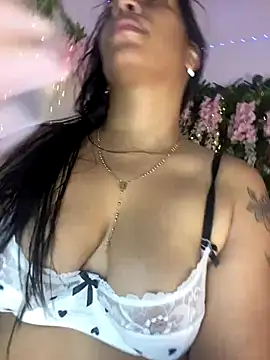 ArielleMillerr online show from September 12, 2025, 3:34 pm
