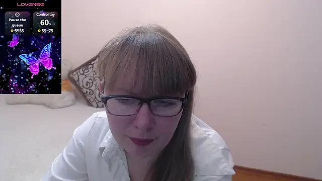 Snapshot of MargotLot chatting on February 2, 2025, 7:09 am MargotLot online show from February 2, 2025, 7:09 am