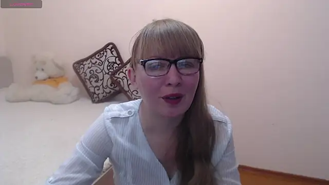 Snapshot of MargotLot chatting on January 10, 2025, 4:44 am MargotLot online show from January 10, 2025, 4:44 am