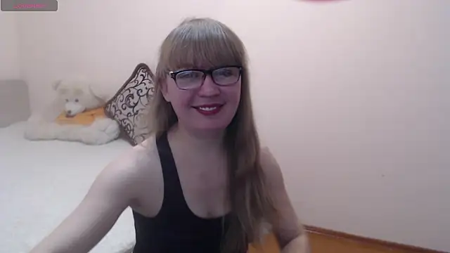 Snapshot of MargotLot chatting on January 7, 2025, 5:54 am MargotLot online show from January 7, 2025, 5:54 am