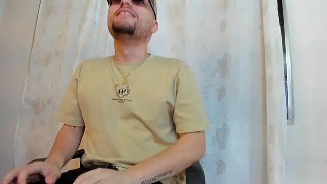 Snapshot of Pleasure_Vibes23 chatting on September 18, 2025, 9:29 pm Pleasure Vibes23 online show from September 18, 2025, 9:29 pm