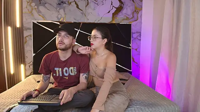 Snapshot of Pleasure_Vibes23 chatting on October 10, 2025, 10:10 pm Pleasure Vibes23 online show from October 10, 2025, 10:10 pm