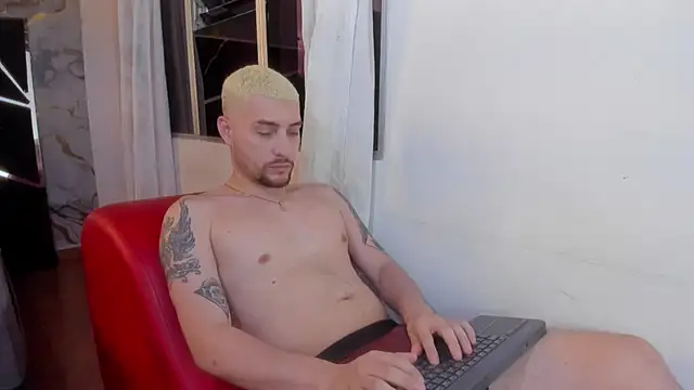 Snapshot of Pleasure_Vibes23 chatting on September 27, 2025, 9:43 pm Pleasure Vibes23 online show from September 27, 2025, 9:43 pm