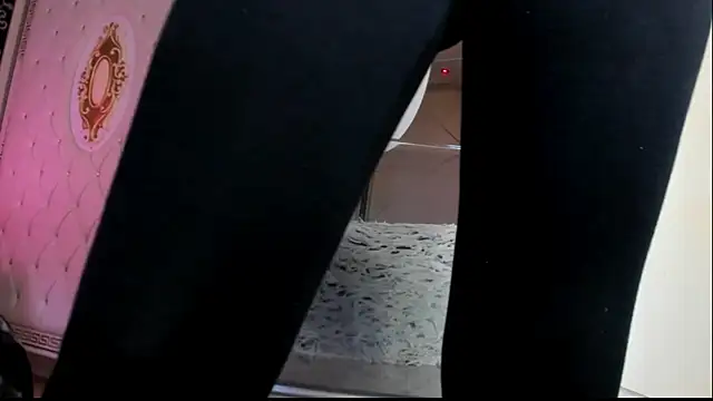 Snapshot of Aidasina chatting on October 13, 2025, 7:37 pm Aidasina online show from October 13, 2025, 7:37 pm