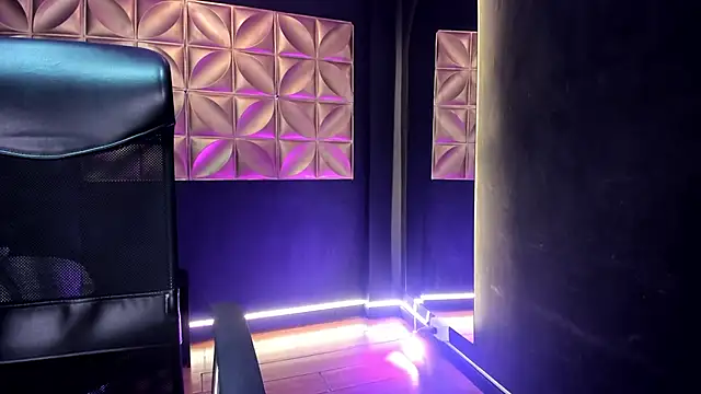 Laurenhillcute14 online show from April 20, 2026, 6:53 pm