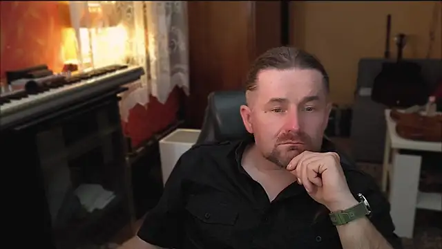 Mosiadz1975 online show from March 7, 2025, 11:38 pm