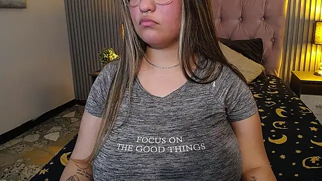 dafne hss online show from December 4, 2024, 2:09 pm