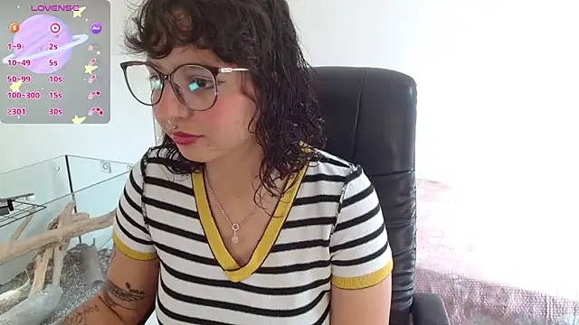 Snapshot of myamillor chatting on September 30, 2025, 4:46 pm myamillor online show from September 30, 2025, 4:46 pm