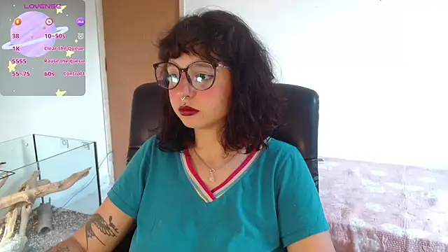 Snapshot of myamillor chatting on October 4, 2025, 11:34 am myamillor online show from October 4, 2025, 11:34 am