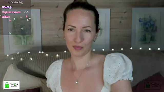 Snapshot of Queenymel chatting on September 25, 2025, 3:40 pm Queenymel online show from September 25, 2025, 3:40 pm