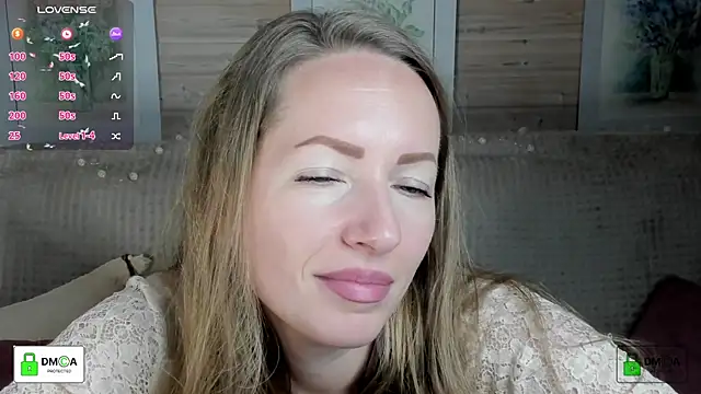 Snapshot of Queenymel chatting on November 5, 2025, 1:03 pm Queenymel online show from November 5, 2025, 1:03 pm