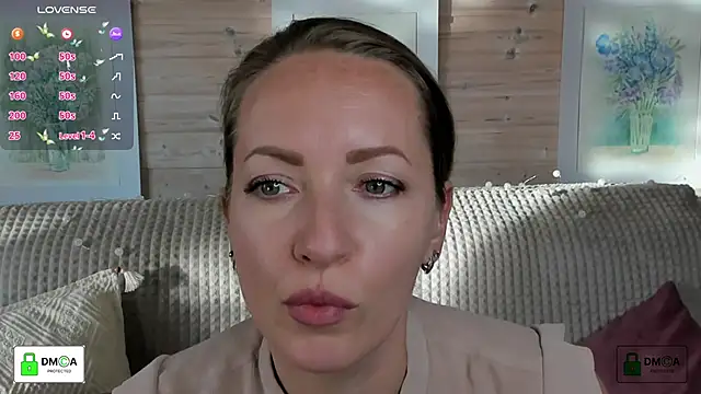 Snapshot of Queenymel chatting on October 1, 2025, 2:21 pm Queenymel online show from October 1, 2025, 2:21 pm